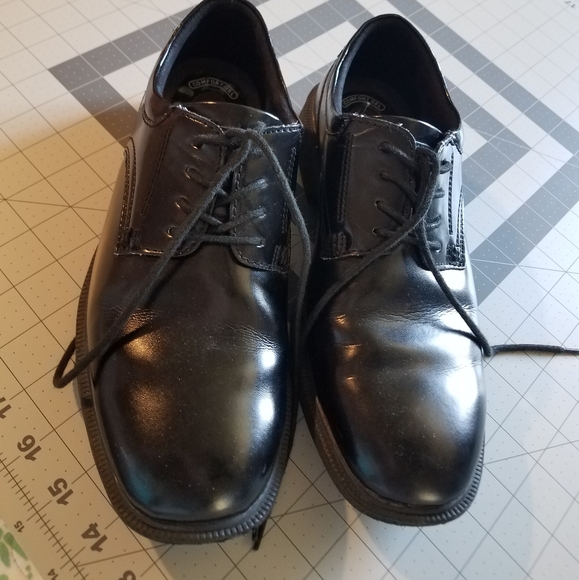 nunn bush black dress shoes